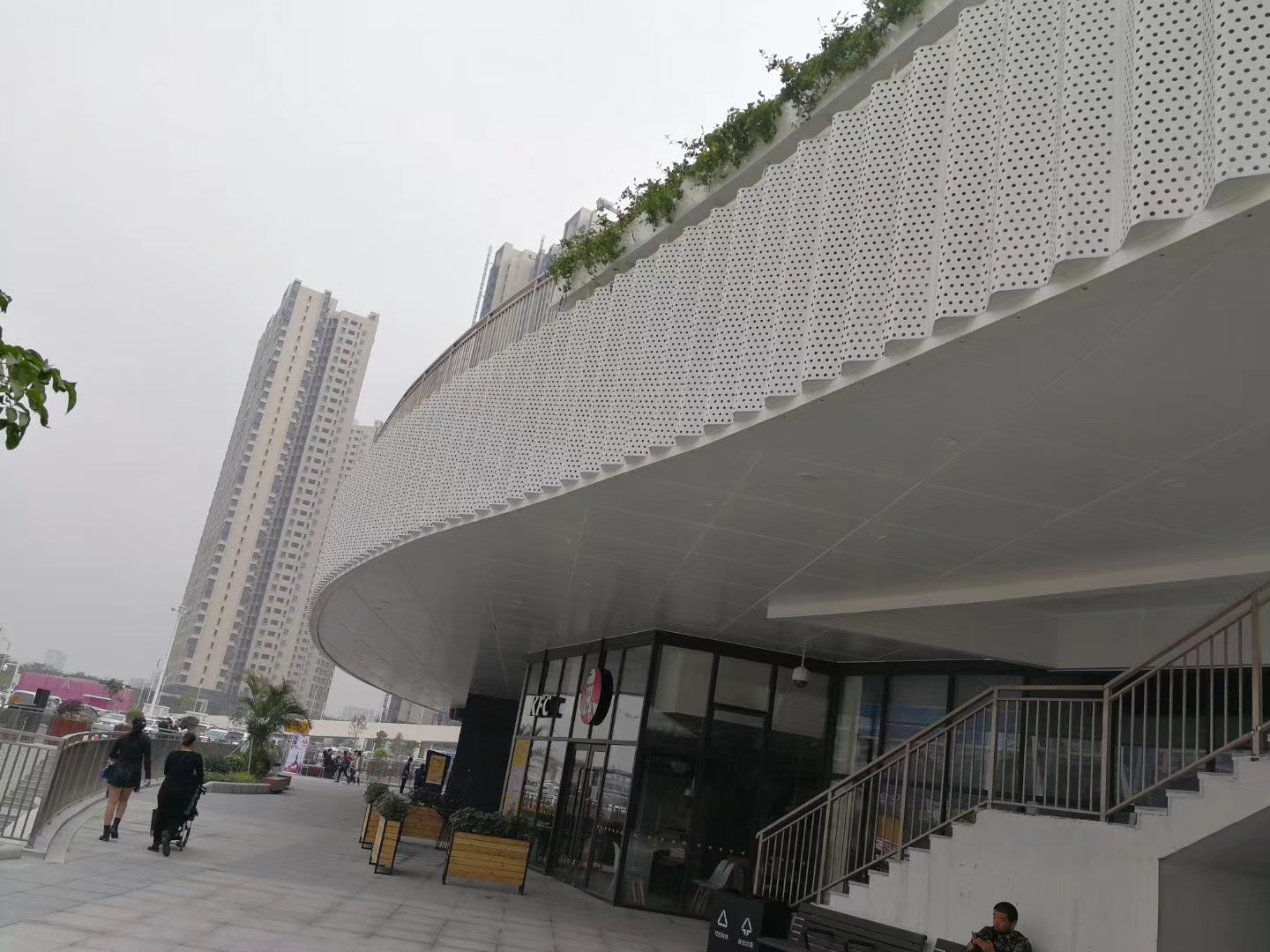 鹹陽商場門頭鋁單板